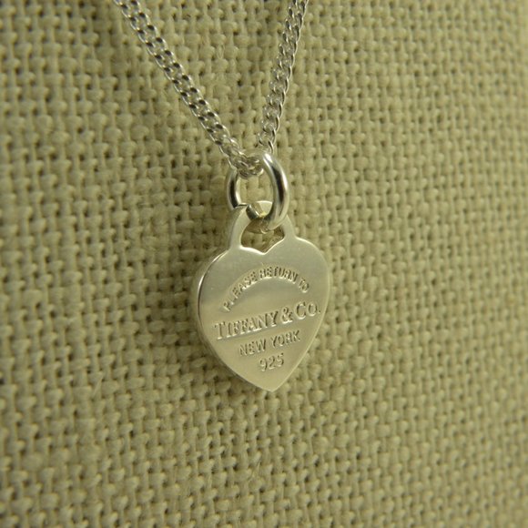 New Return to Tiffany & Co 925 Silver Mini Heart Tag Pendant 16" Chain Necklace - Picture 4 of 9